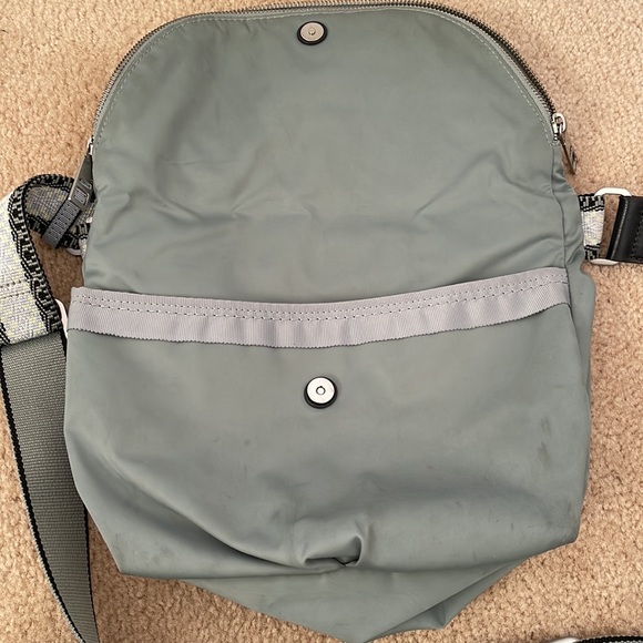 Lululemon Cross Body - Picture 4 of 10